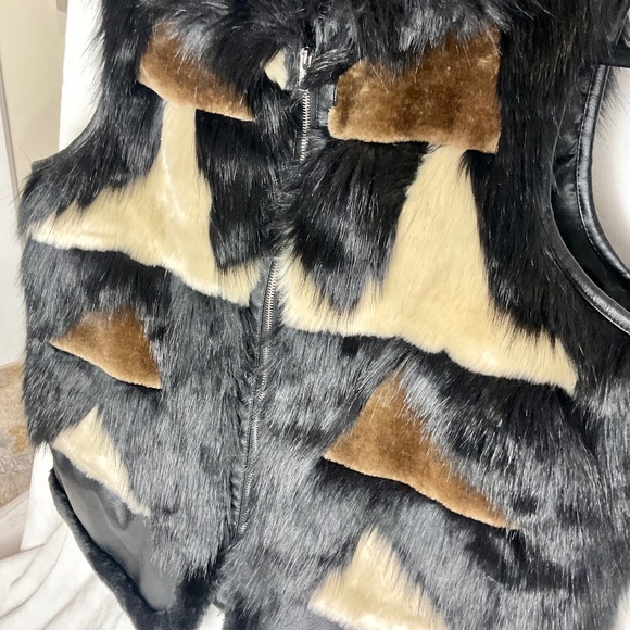 DONNA SALYERS FABULOUS FURS FAUX FUR FULL ZIP MULTICOLORED VEST SIZE XL - Picture 2 of 14